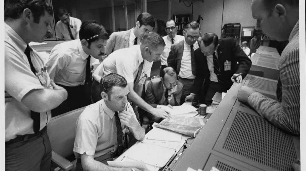 Flight controllers at Nasa working out how to get the crippled Apollo 13 back to Earth.